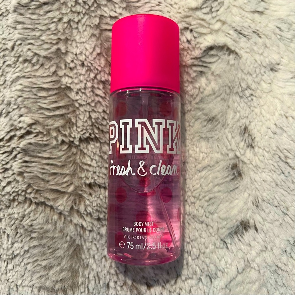 🌸 VS PINK Fresh & Clean Body Mist 🌸